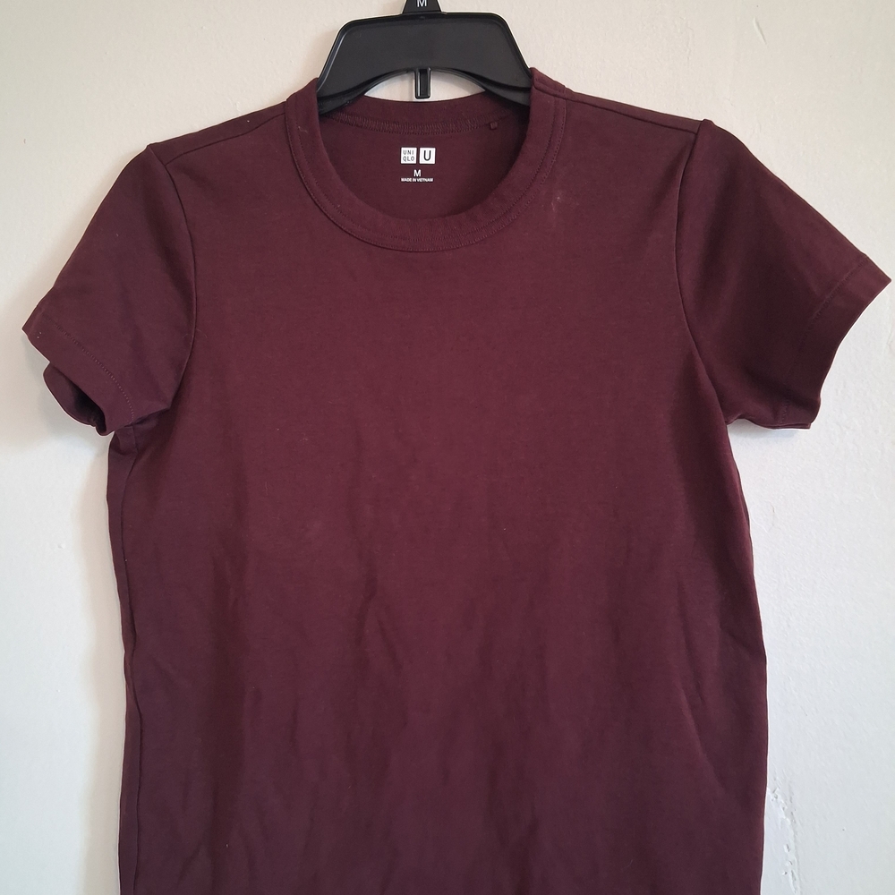 Uniqlo Men's Burgundy Short Sleeve Tee